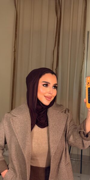 كلينكس بني برقندي .. CLINICS BROWN BURGUNDY